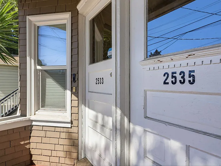 2533-2535 Filbert St — Photo 32
