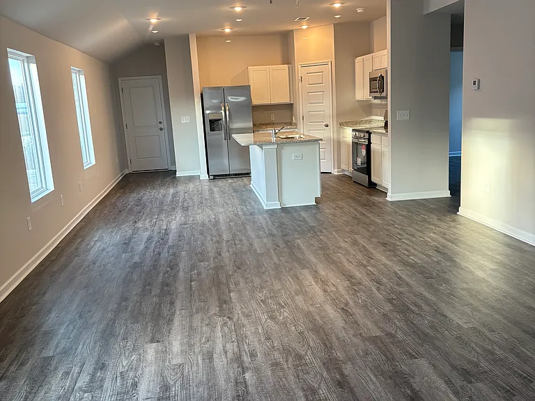 701 Savannah St — Photo 5