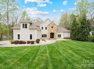 141 Grand Bay Dr, Mooresville, NC 28117