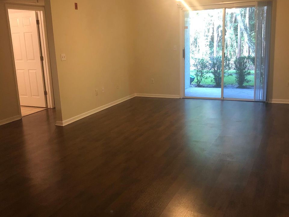1st image of 802 Crest Pines Dr APT 818