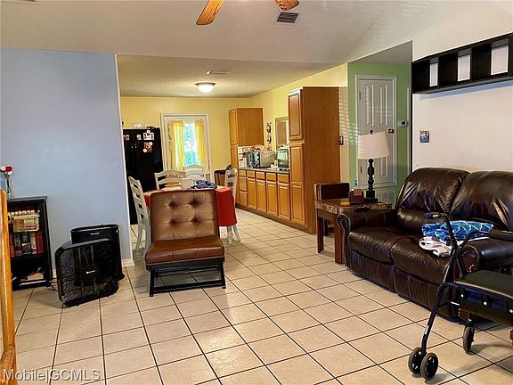 3rd image of 7295 Stuart Dr