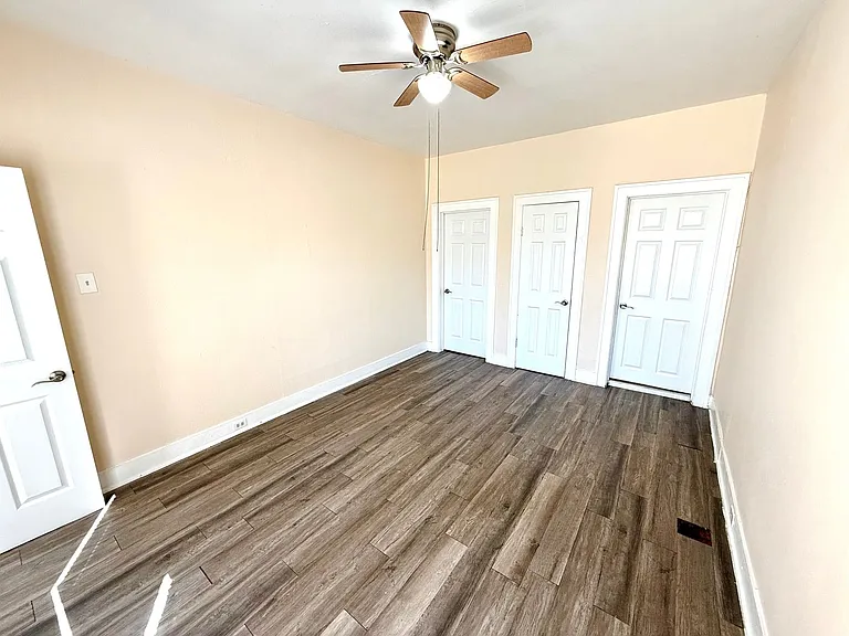 409 Canton St — Photo 18