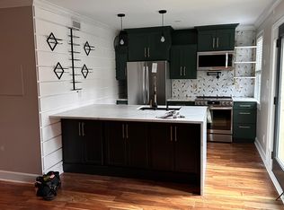 1211 N Pitt St APT 2C, Alexandria, VA 22314