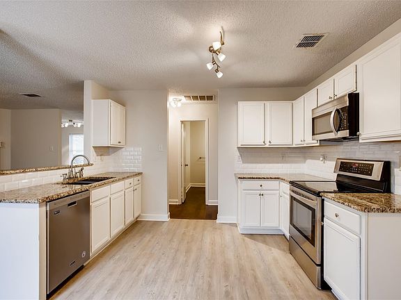 5th image of 1415 Glenwick Dr