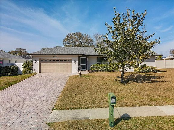 3rd image of 2029 Spanish Pines Dr
