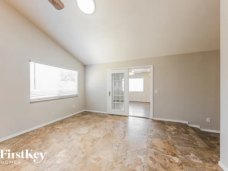 3533 W Phelps Rd — Photo 4