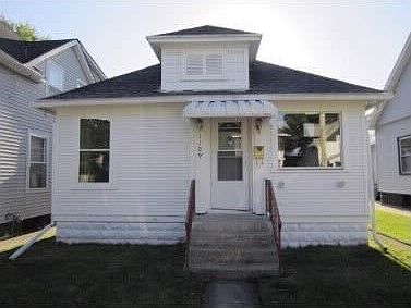 1st image of 1109 Tamarack Ave NW