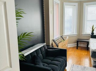 6807 S Harper Ave APT 2F, Chicago, IL 60637