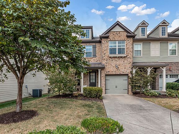 2nd image of 1495 Channing Dr
