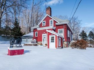 41 Plumbrook Rd, Katonah, NY 10536