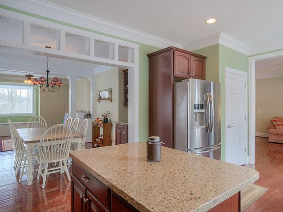 4th image of 2985 Mill Wood Ln