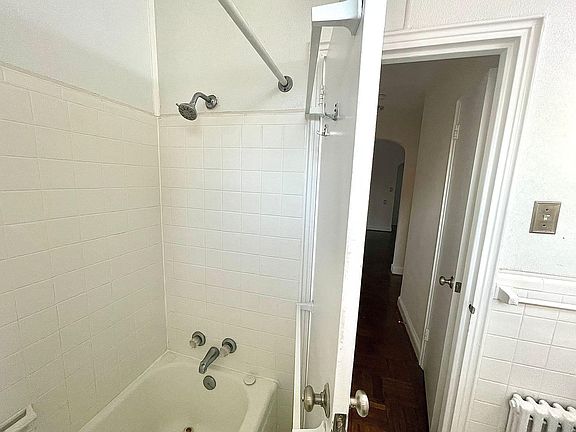 3rd image of 2634 Lee Hwy APT 201