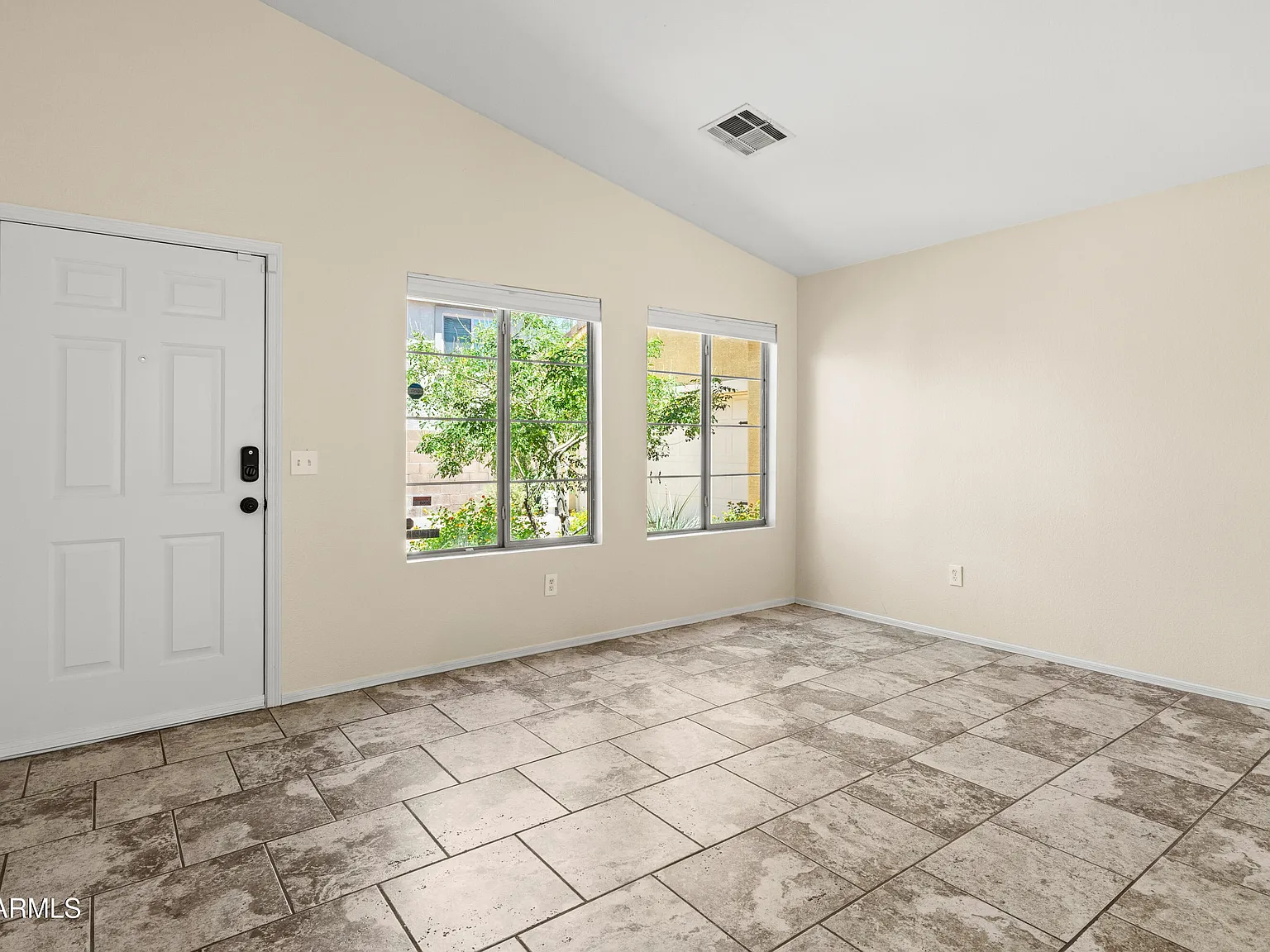 3 bed, 2.5 bath, 1449 sqft, $2,600 — Photo 4