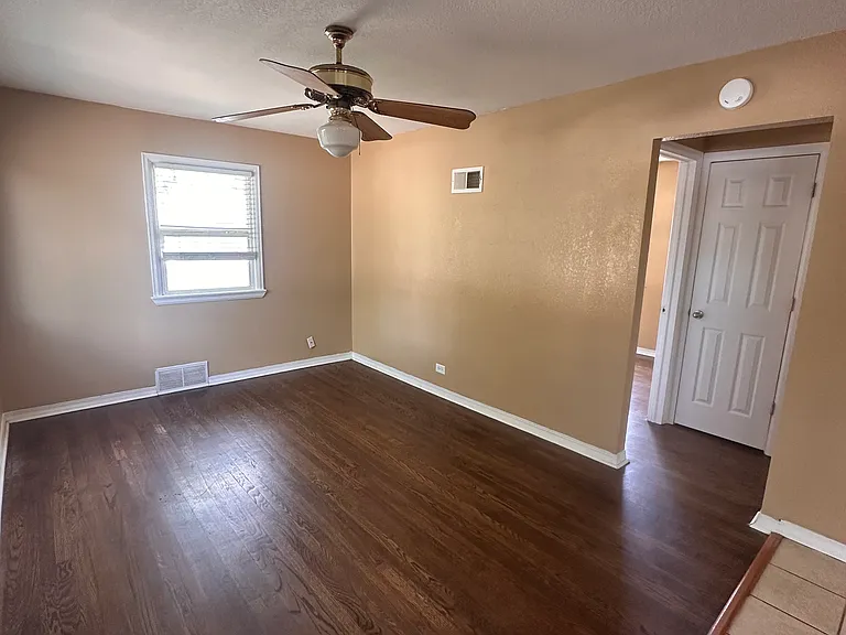 814 Julian St — Photo 4