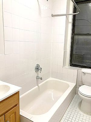 4th image of 1404 Noble Ave APT 5K