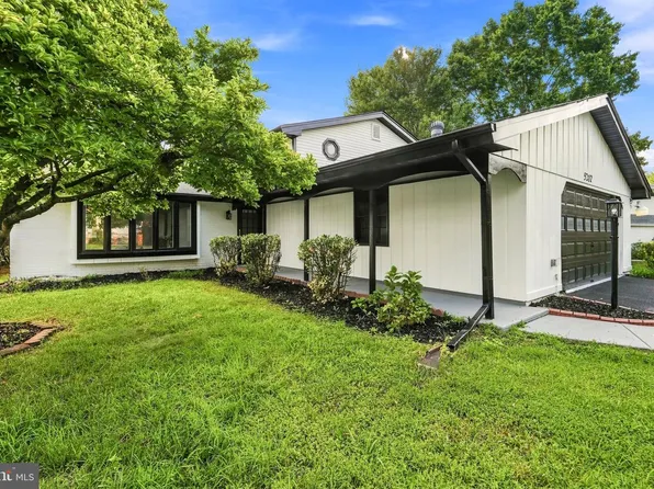 5202 Caroline Cir, Waldorf, MD 20601