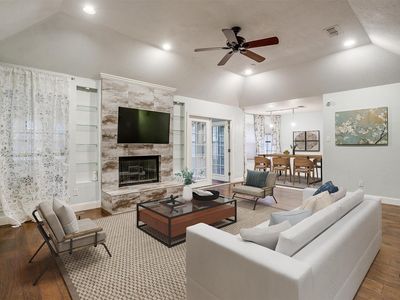 924 Oak Valley Rd, Burleson, TX, 76028