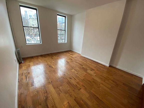 2nd image of 695 10th Ave APT 2FS