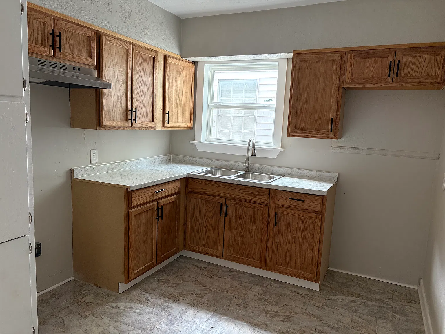 3 bed, 1018 sqft, $1,150 — Photo 4