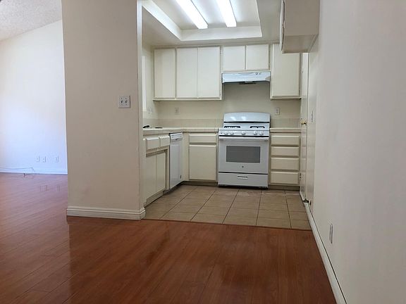 3rd image of 5561 Sultana Ave APT 2C