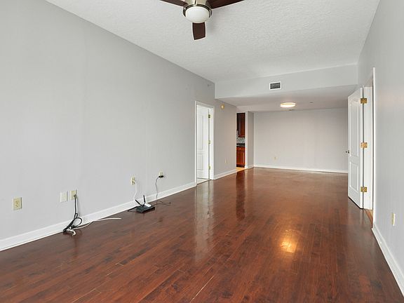 5th image of 195 14th St NE Unit 1907