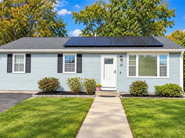 17 Warren Ct, Cranston, RI 02920
