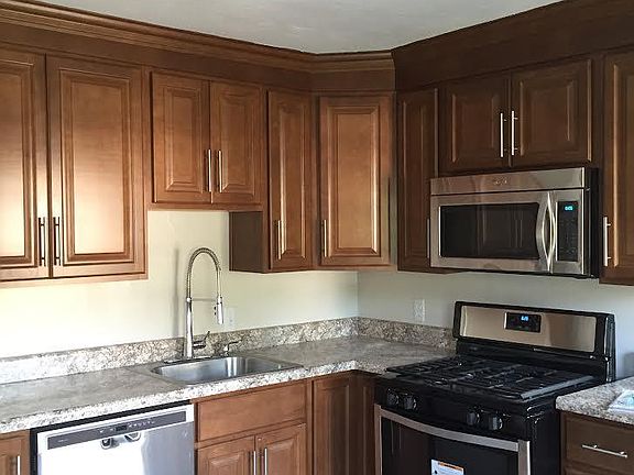 Large Kitchen, New Stainless Steel Appliances tons of storage
