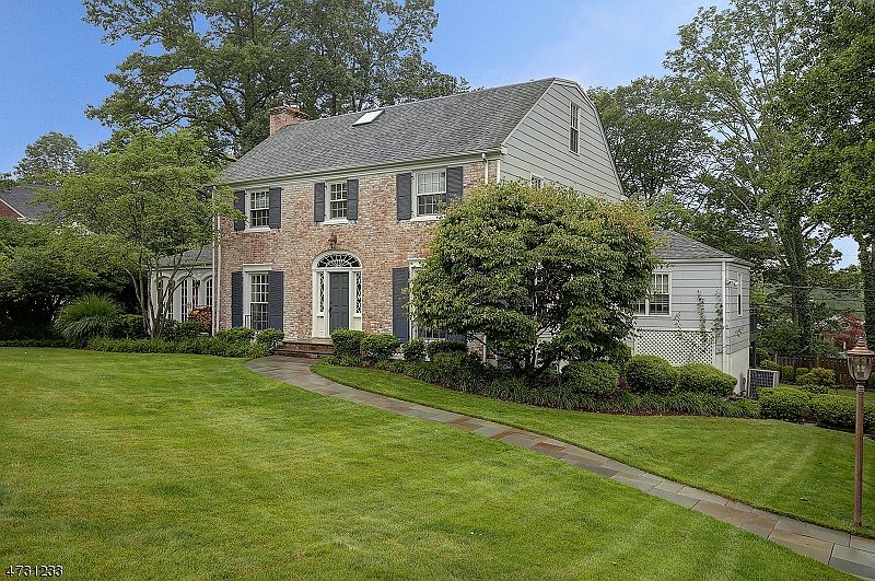 1st image of 85 Fairfield Dr
