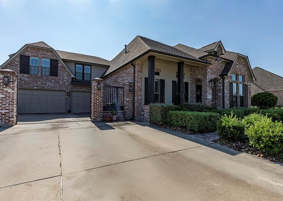 1st image of 2590 Amberwood Dr