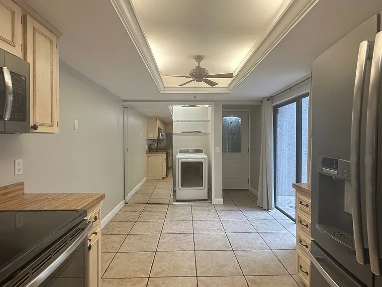 1532 N Carolwood Blvd — Photo 7