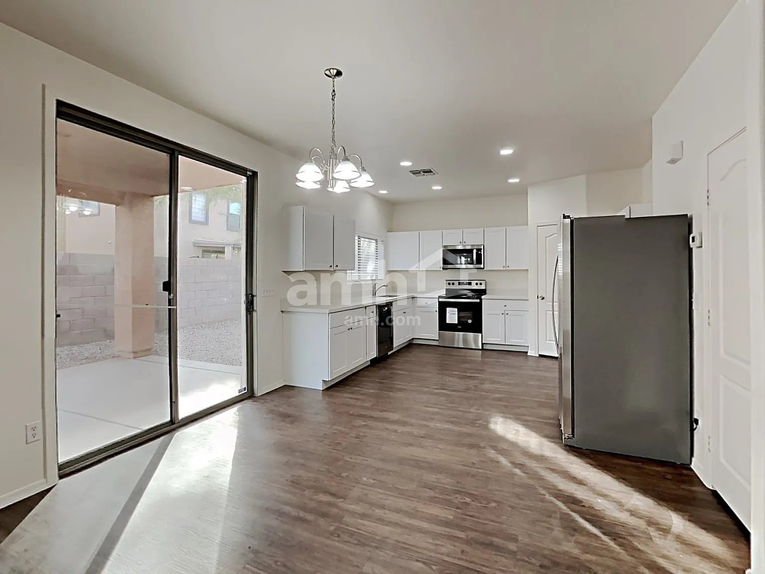 4 bed, 2.5 bath, 2137 sqft, $2,250 — Photo 4