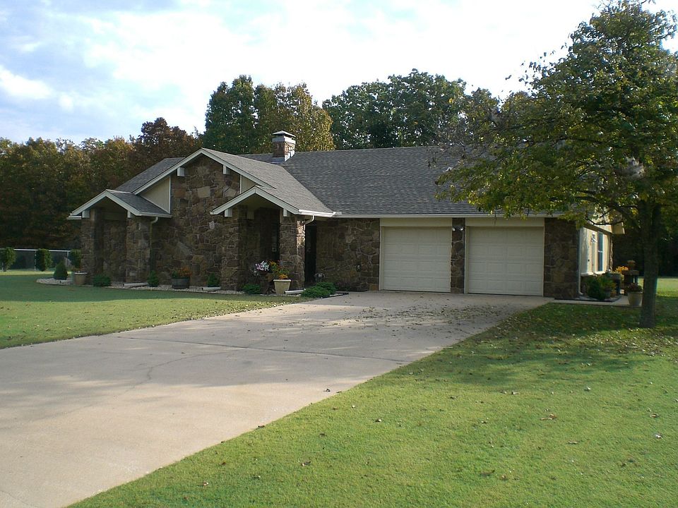 1st image of 16524 Hickory Dr