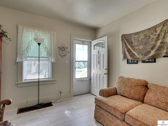 3rd image of 3805 Binney St