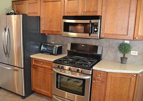 3rd image of 53 Parliament Dr E #140