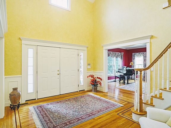 4th image of 120 Stonewall Cir