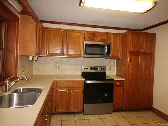 4th image of 406 Windsor Ln #406