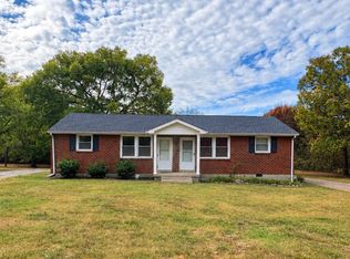 144 Hazelwood Ln, La Vergne, TN 37086