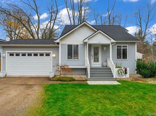 925 Tecumseh Ave, Waterford, MI 48327