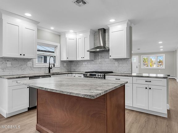 4th image of 477 Saint Thomas Drive