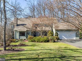 902 Falls Bridge Ln, Great Falls, VA