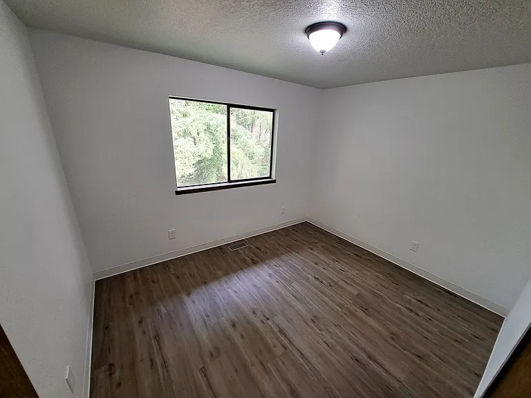 1670 Spruce Dr #B — Photo 15