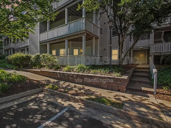 14309 Climbing Rose Way APT 104, Centreville, VA 20121