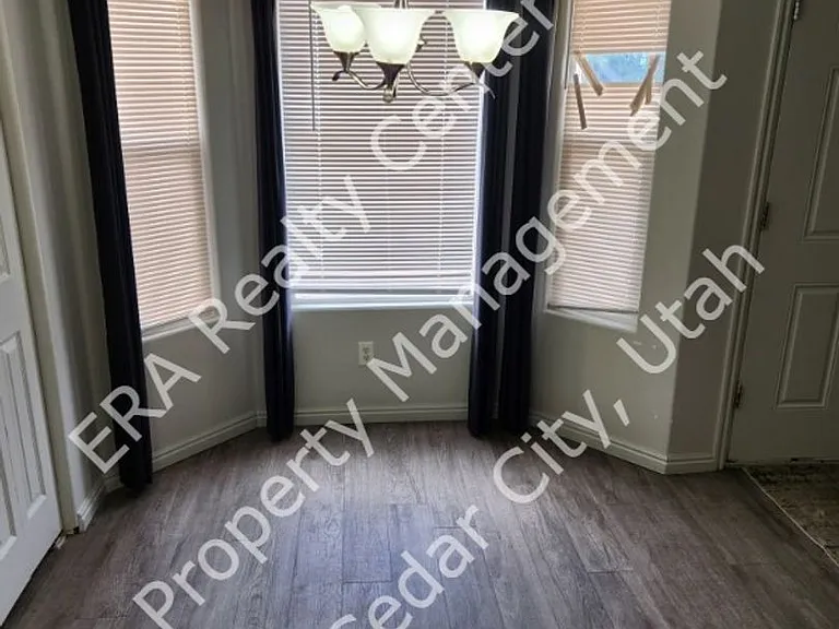 114 W Sunset Dr — Photo 6
