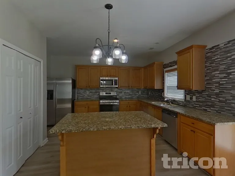 7259 Madison Cir — Photo 5