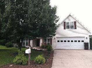 910 Woodhill Dr, Fletcher, NC 28732