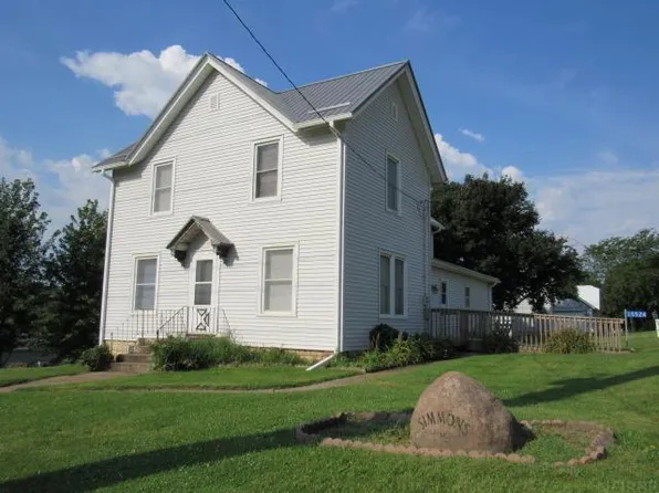 15524 Blacksmith Rd, Anamosa, IA 52205