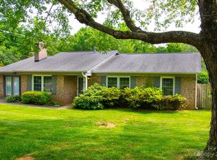 6 Knoll Ridge Dr, Asheville, NC 28804