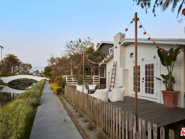 230 Sherman Canal, Venice, CA 90291