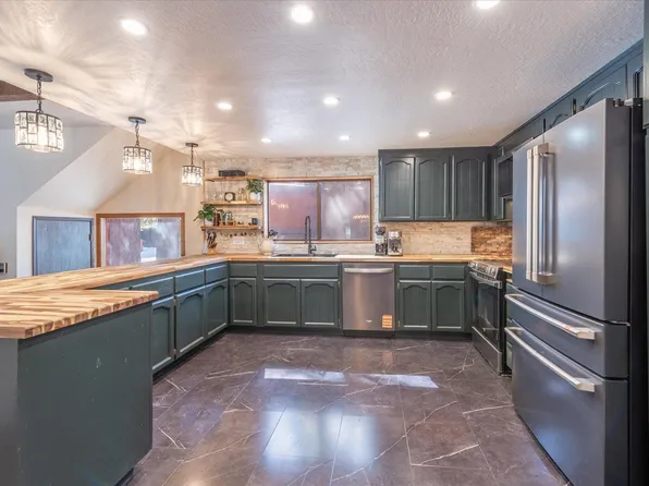 12621 Peregrine Dr, Truckee, CA 96161