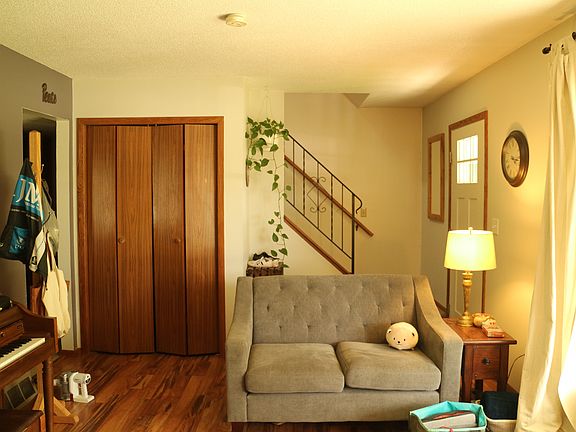 4th image of 2904 Benham Ave